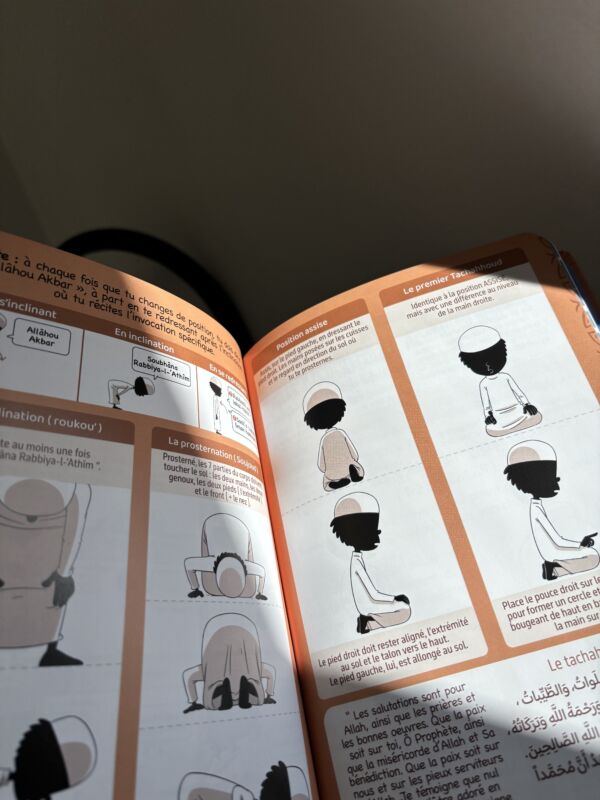 LA SALAT ET LES ABLUTIONS MINI GUIDE ILLUSTRÉ - VERSION GARÇONS (édition Bdouin) – Image 4