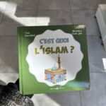 C’EST QUOI L'ISLAM ? - écrit par Irène Rehad & illustré par Nicolas Julo (éditions al bouraq jeunesse)
